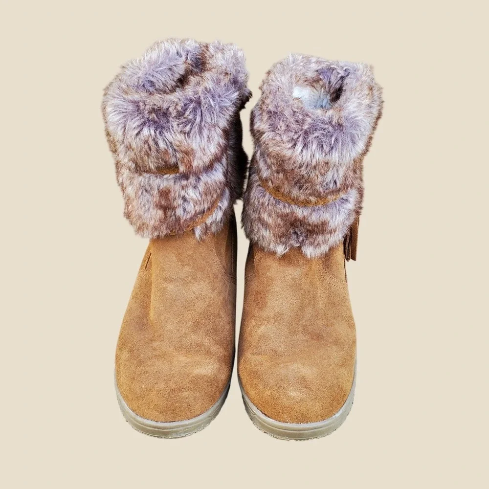 Minnetonka Womens 80083 Tan Suede Faux Fur Tassel Winter Boots Size 8M